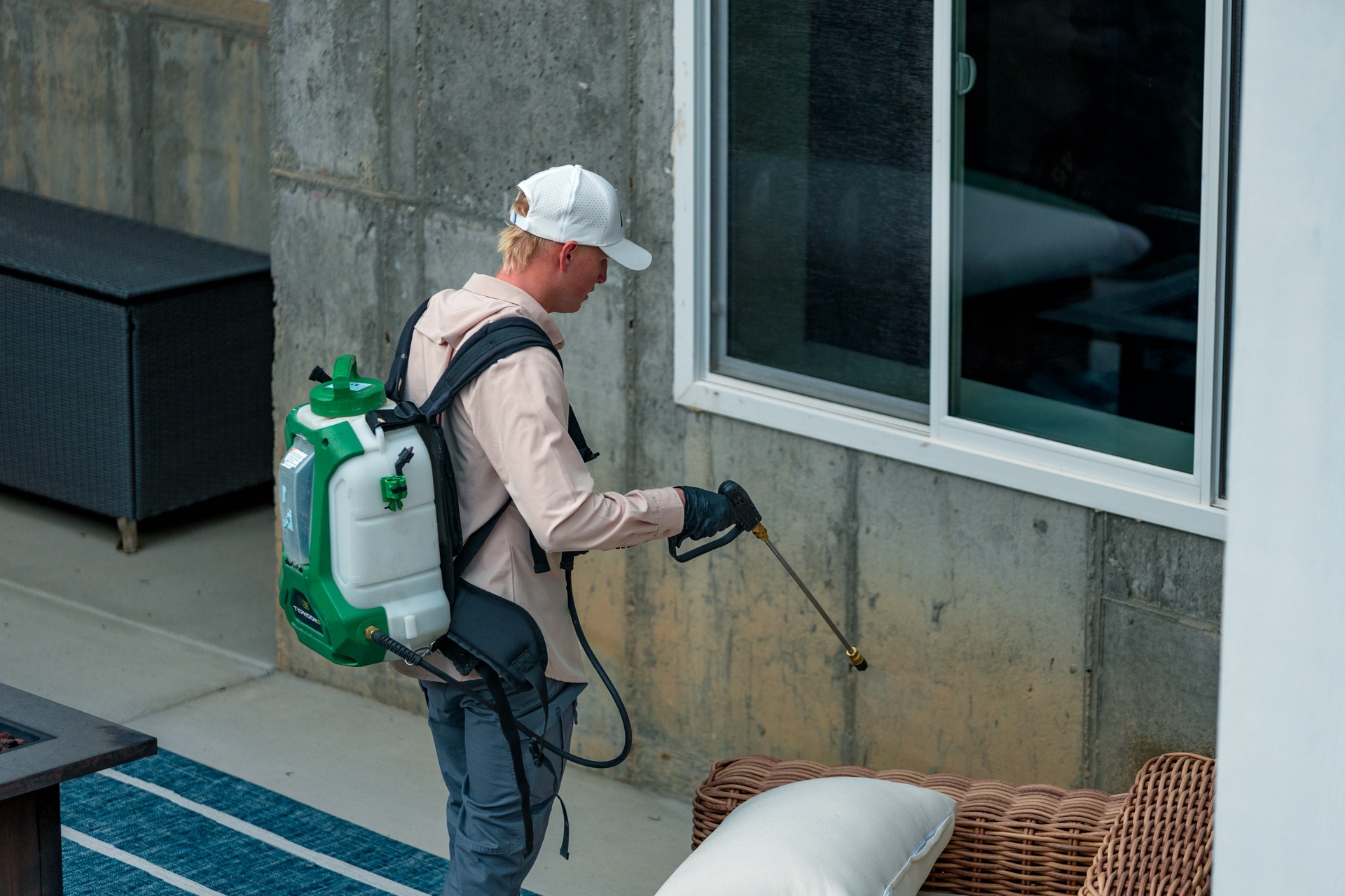 Ant Control Services warning signs